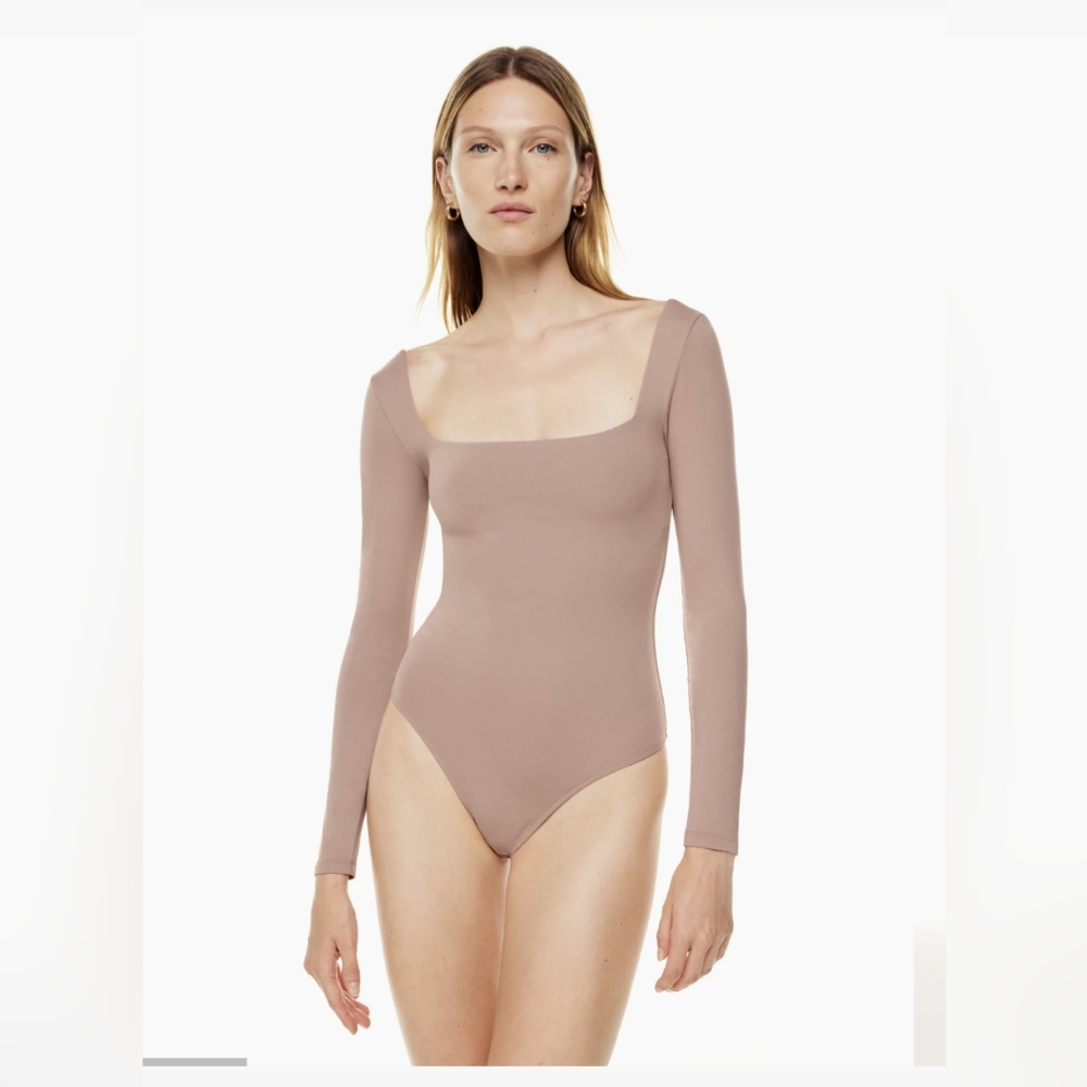 BNWOT BABATON CONTOUR SQUARENECK LONGSLEEVE